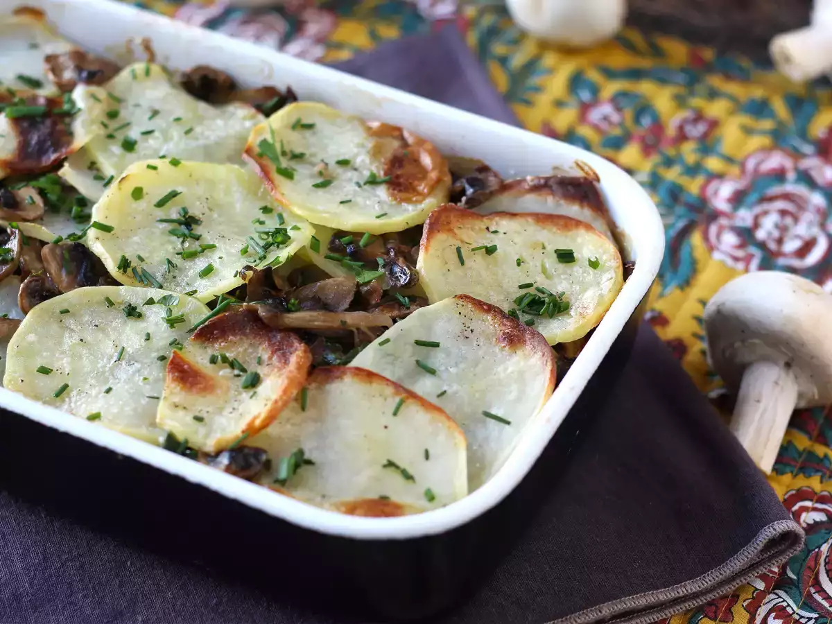 Gratinado de batatas com cogumelos: cremoso, aromático e impossível de resistir - foto 3