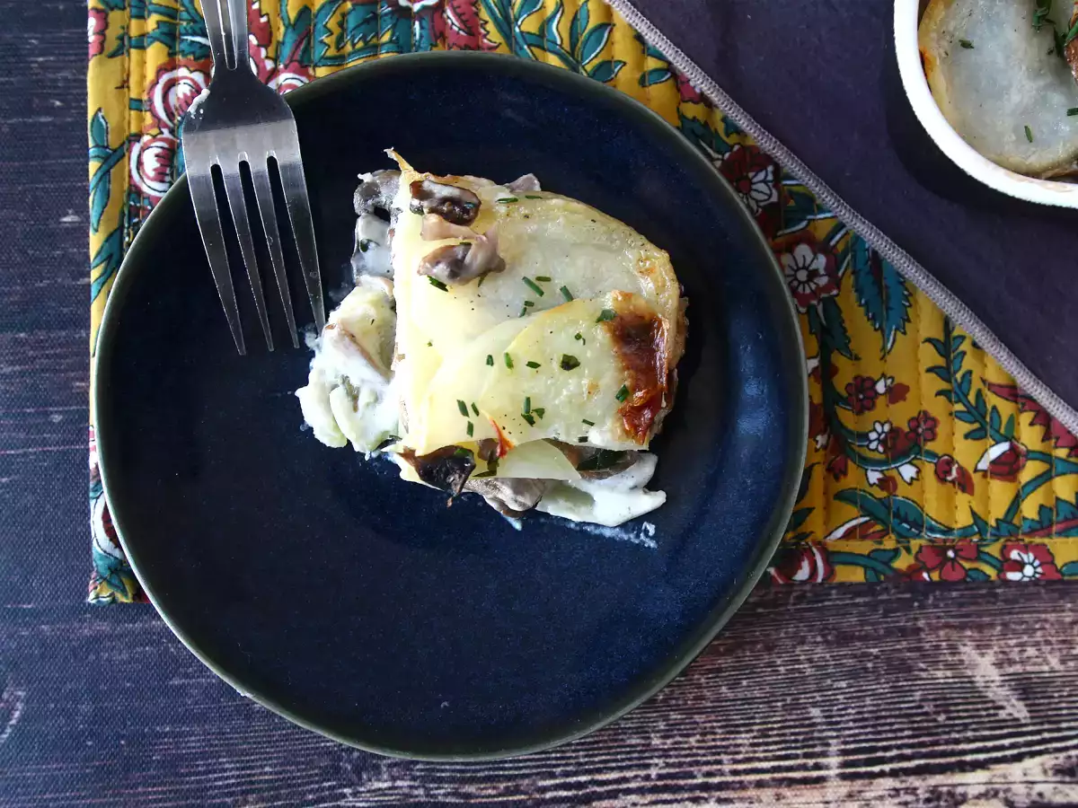 Gratinado de batatas com cogumelos: cremoso, aromático e impossível de resistir - foto 7