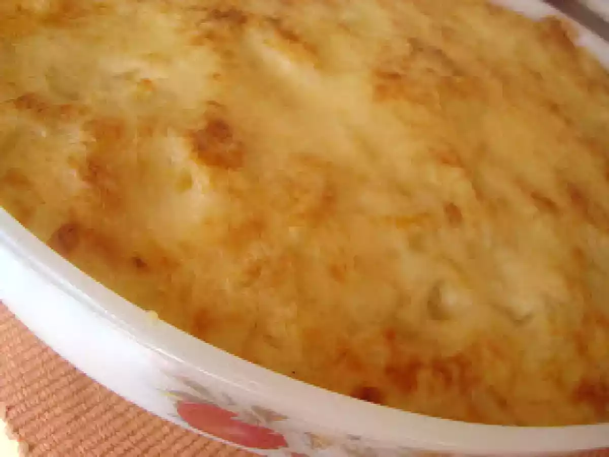 Gratinado de pescada com esparguete