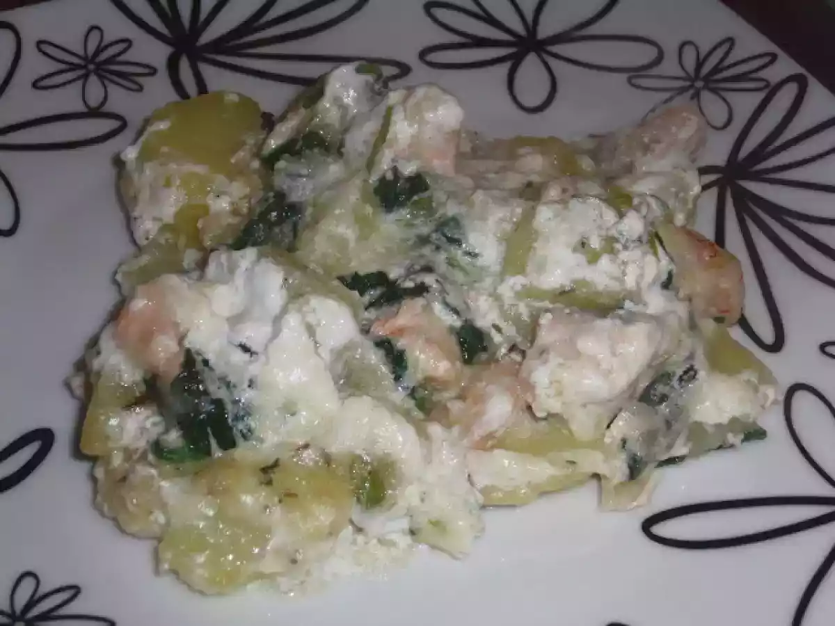 Gratinado de Salmão, espinafres e camarão