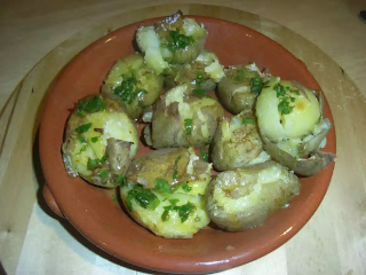 Grelhada mista de peixe com batata a murro. - foto 4
