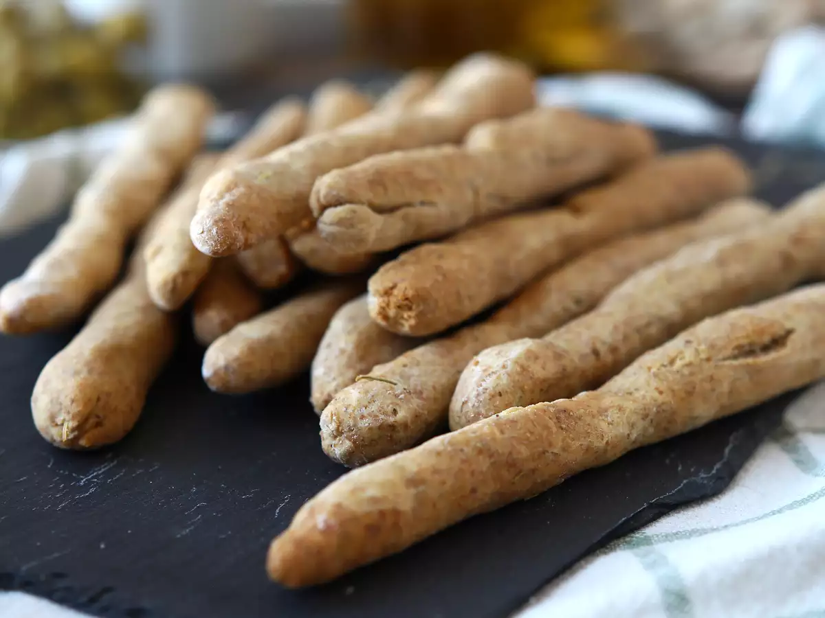 Grissini (palitinho de pão) caseiro, saudável e com ervas - foto 3