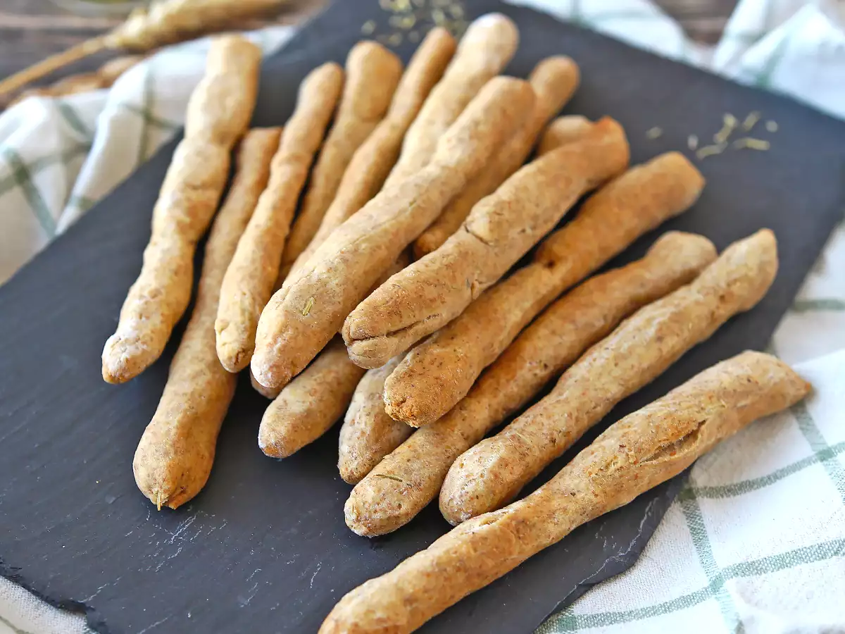 Grissini (palitinho de pão) caseiro, saudável e com ervas - foto 5