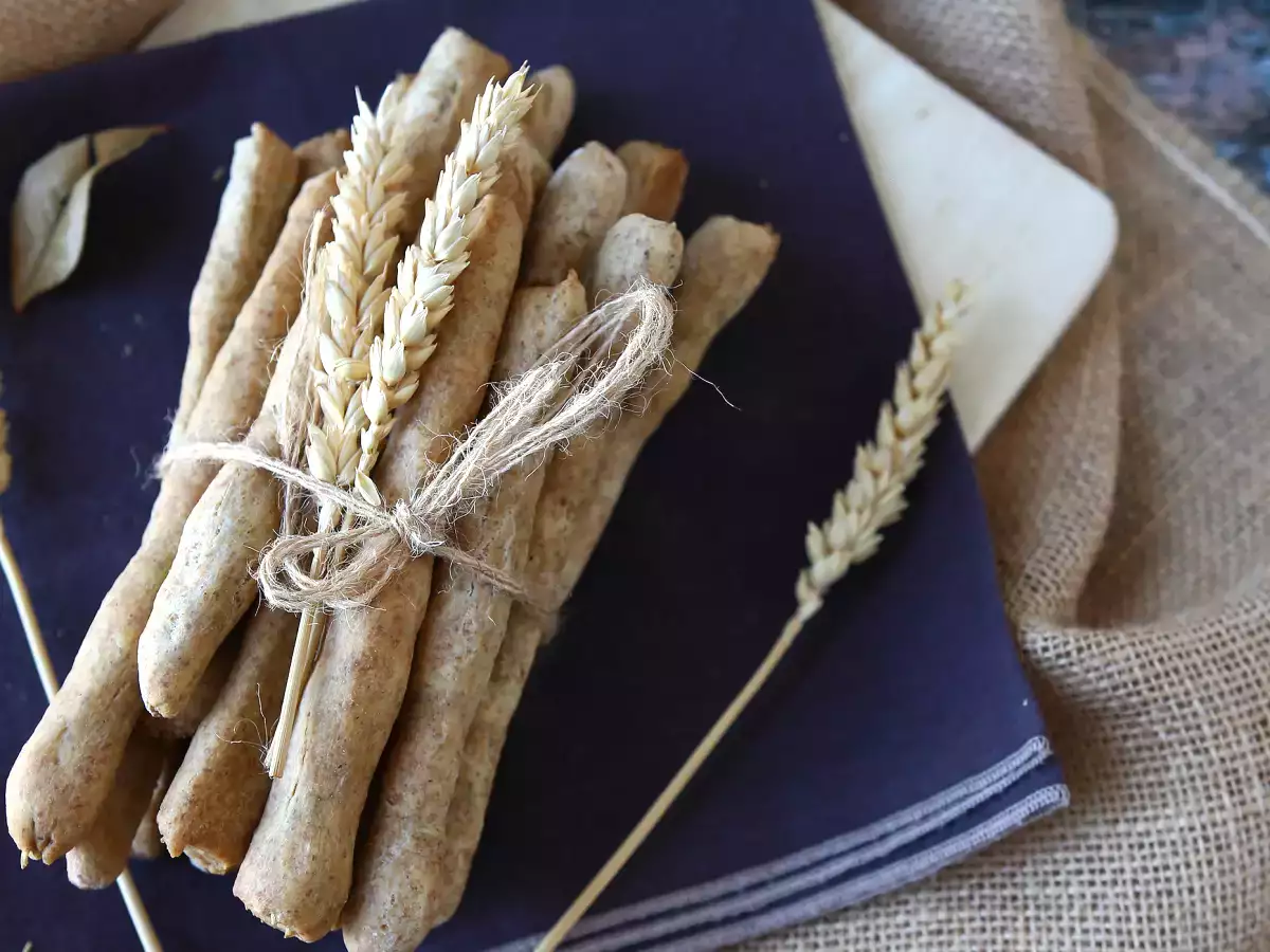Grissini (palitinho de pão) caseiro, saudável e com ervas na Air Fryer - foto 2