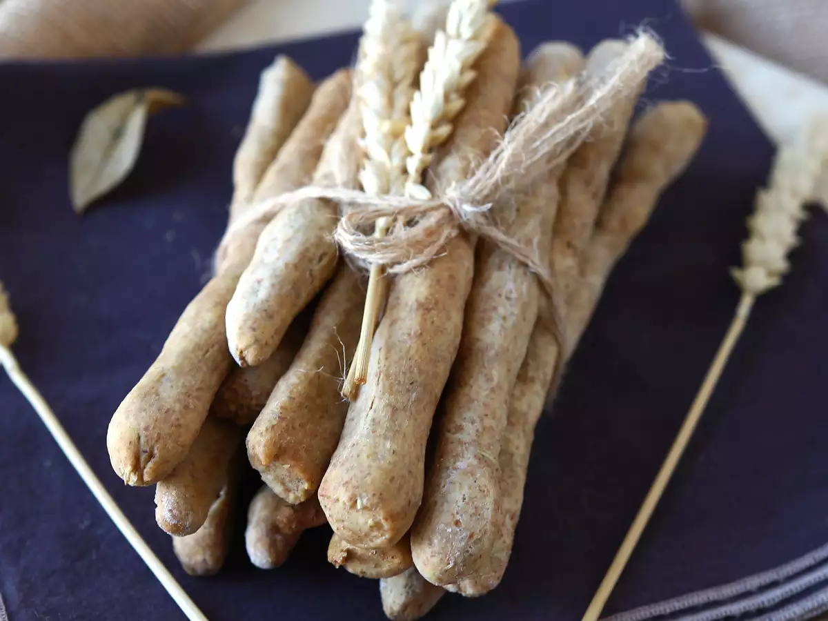 Grissini (palitinho de pão) caseiro, saudável e com ervas na Air Fryer - foto 3