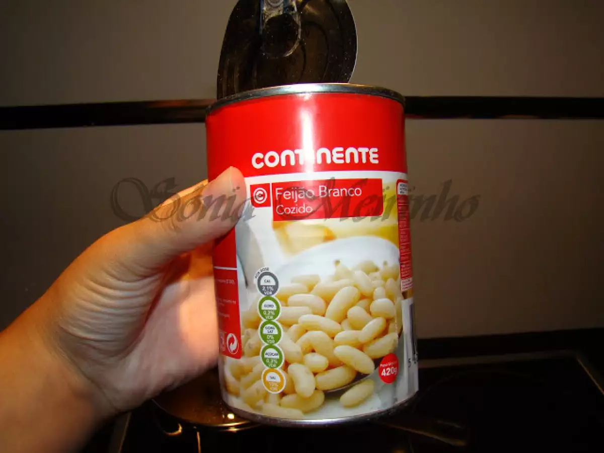 Guisado de Frango e Amêijoas acompanhado de Feijão Branco em Tomatada - foto 2