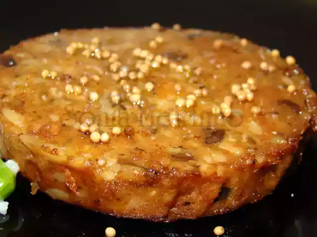 Hambúrguer vegetariano com sementes de mostarda