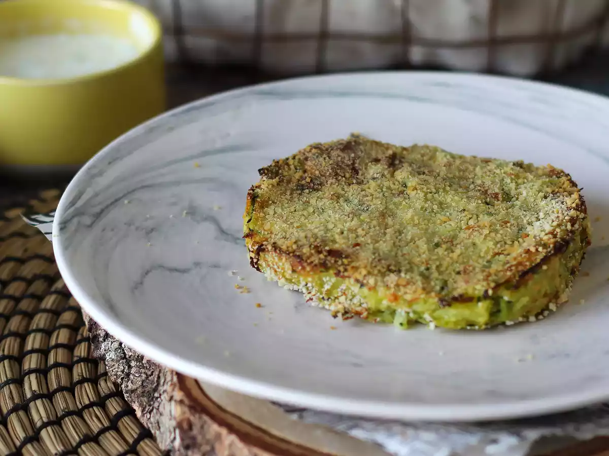 Hambúrguer vegetariano de abobrinha e batata feito na Air Fryer - foto 3