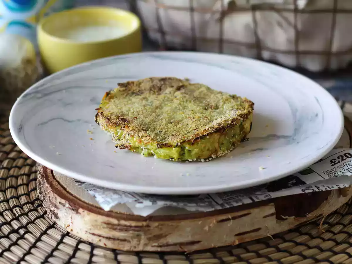 Hambúrguer vegetariano de abobrinha e batata feito na Air Fryer - foto 4