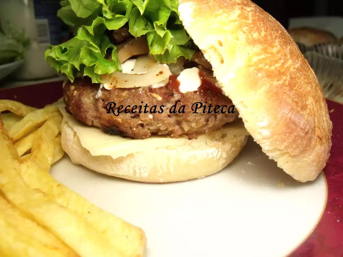 Hambúrgueres no pão caseiros/ Pão de hambúrguer