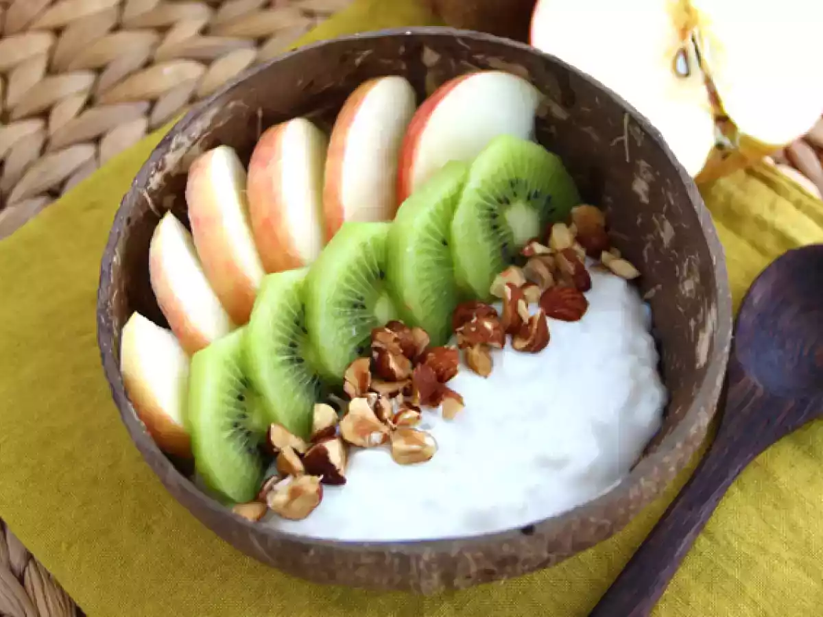 Iogurte de leite de côco, maçã, kiwi e nozes - foto 3