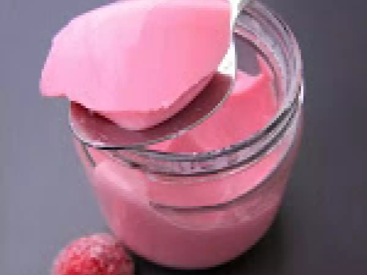 Iogurte de Soja com Gelatina de Morango