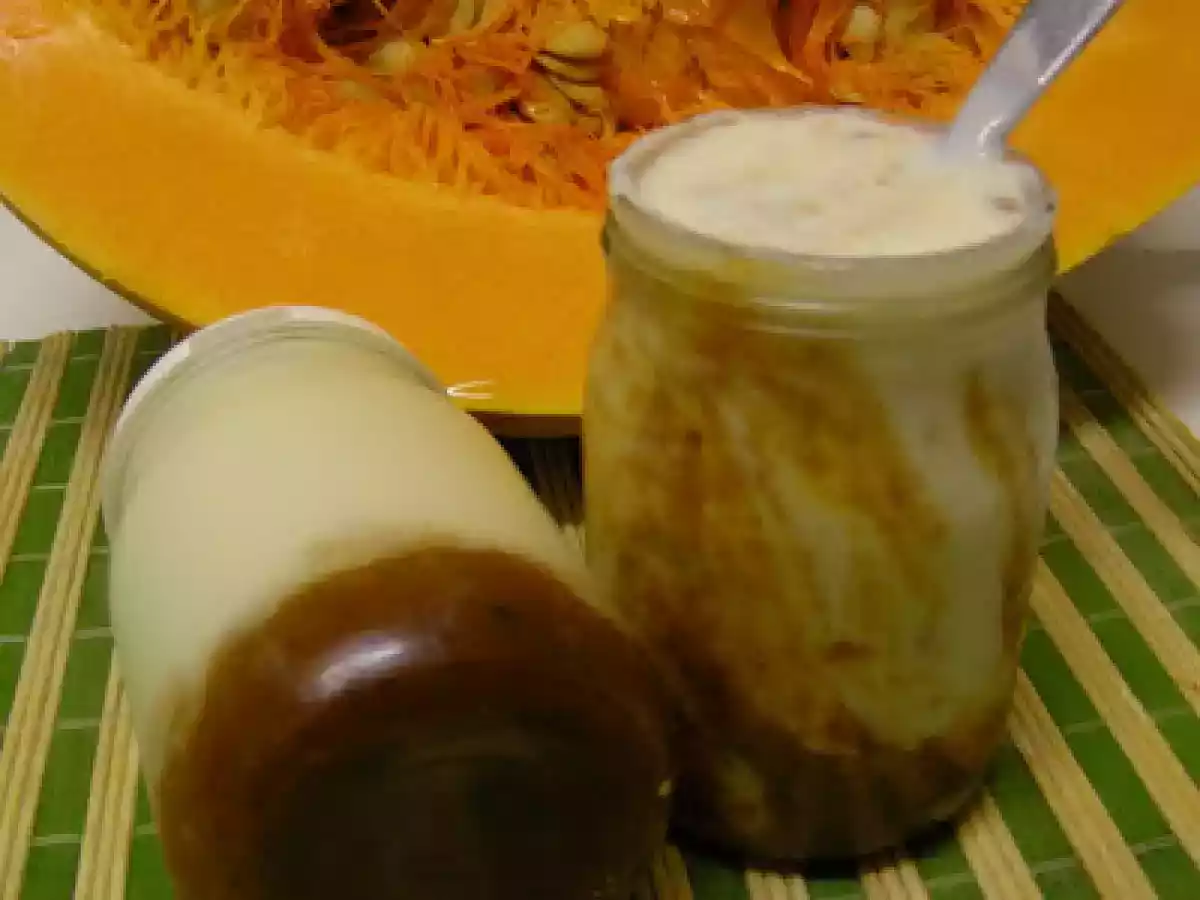 Iogurtes com doce de abóbora