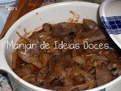 Pedaços de fígado frito