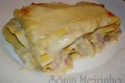 Lasanha de atum e cogumelos