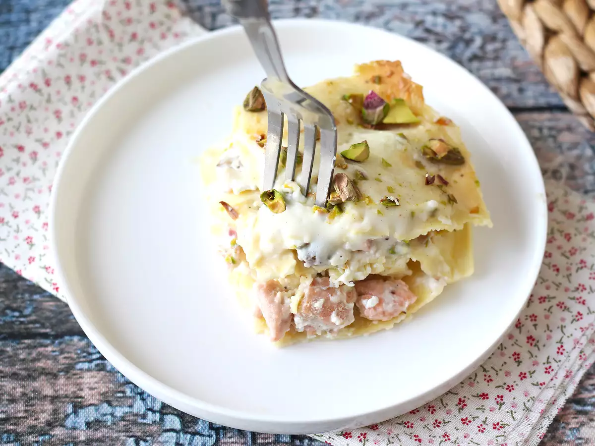 Lasanha de salmão com burrata e pistache: cremosa, crocante e cheia de sabor - foto 6