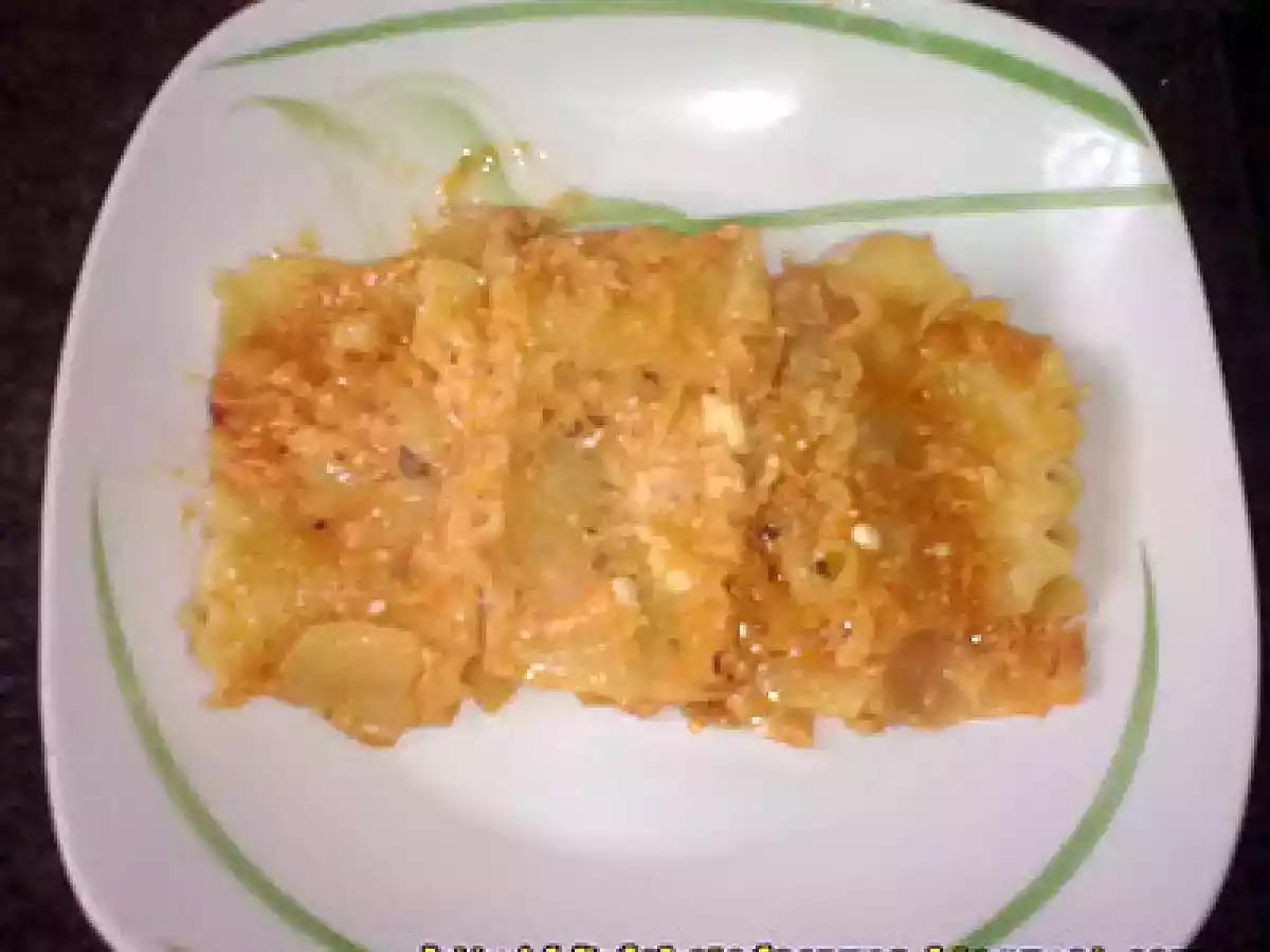 Lasanha improvisada de queijo curado