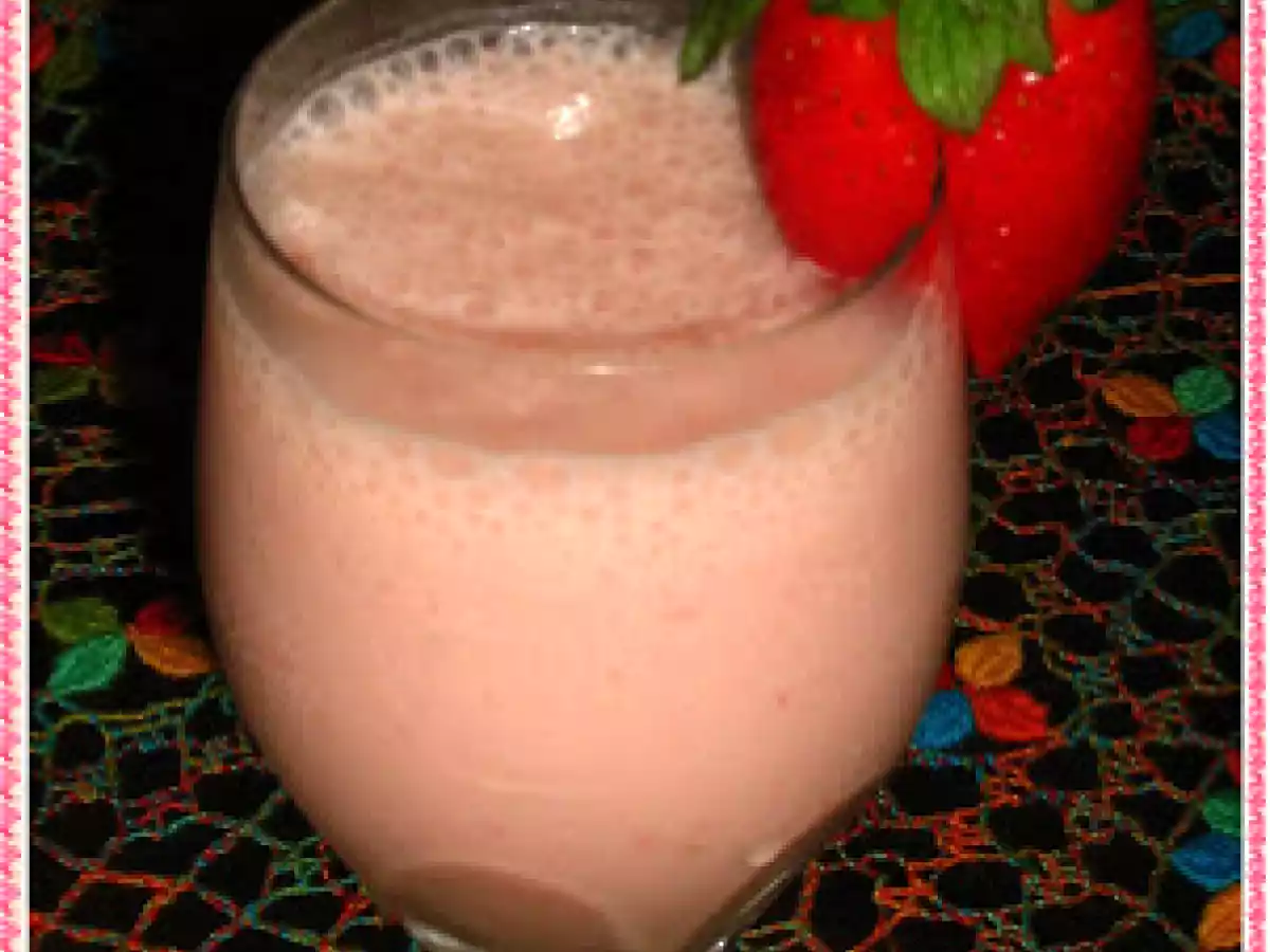 LASSI DE MORANGO COM ÁGUA DE ROSAS - PARTICIPAÇÃO DO DIA ROSA