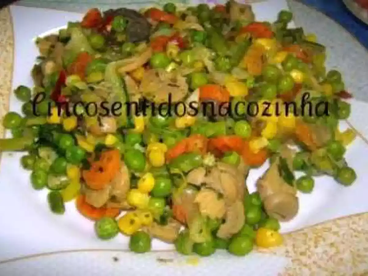 Legumes salteados com alho e ervas