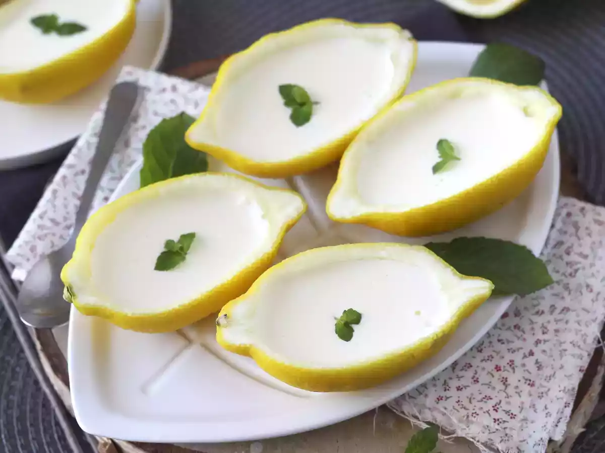 Lemon Posset, o delicioso creme britânico feito com limão, natas (creme de leite) e açúcar