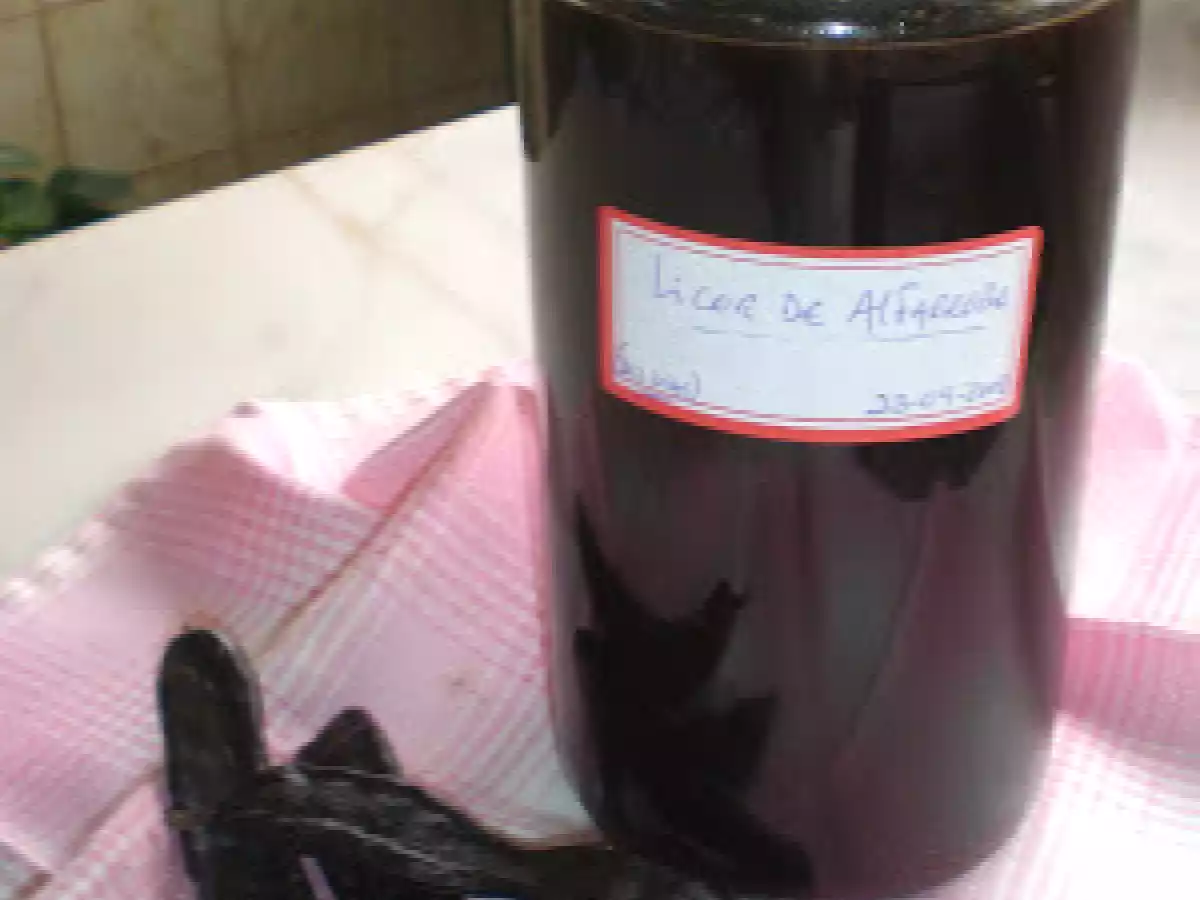Licor de Alfarroba