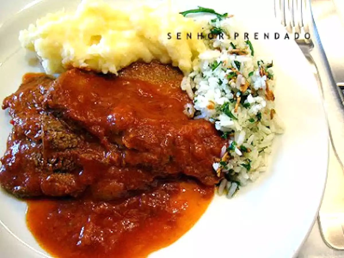 Língua ensopada ao marsala