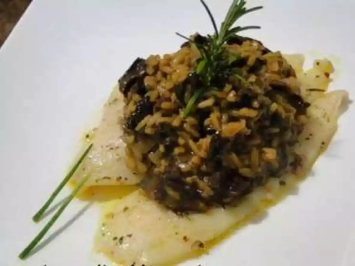 Linguado na manteiga de ervas com risoto de funghi