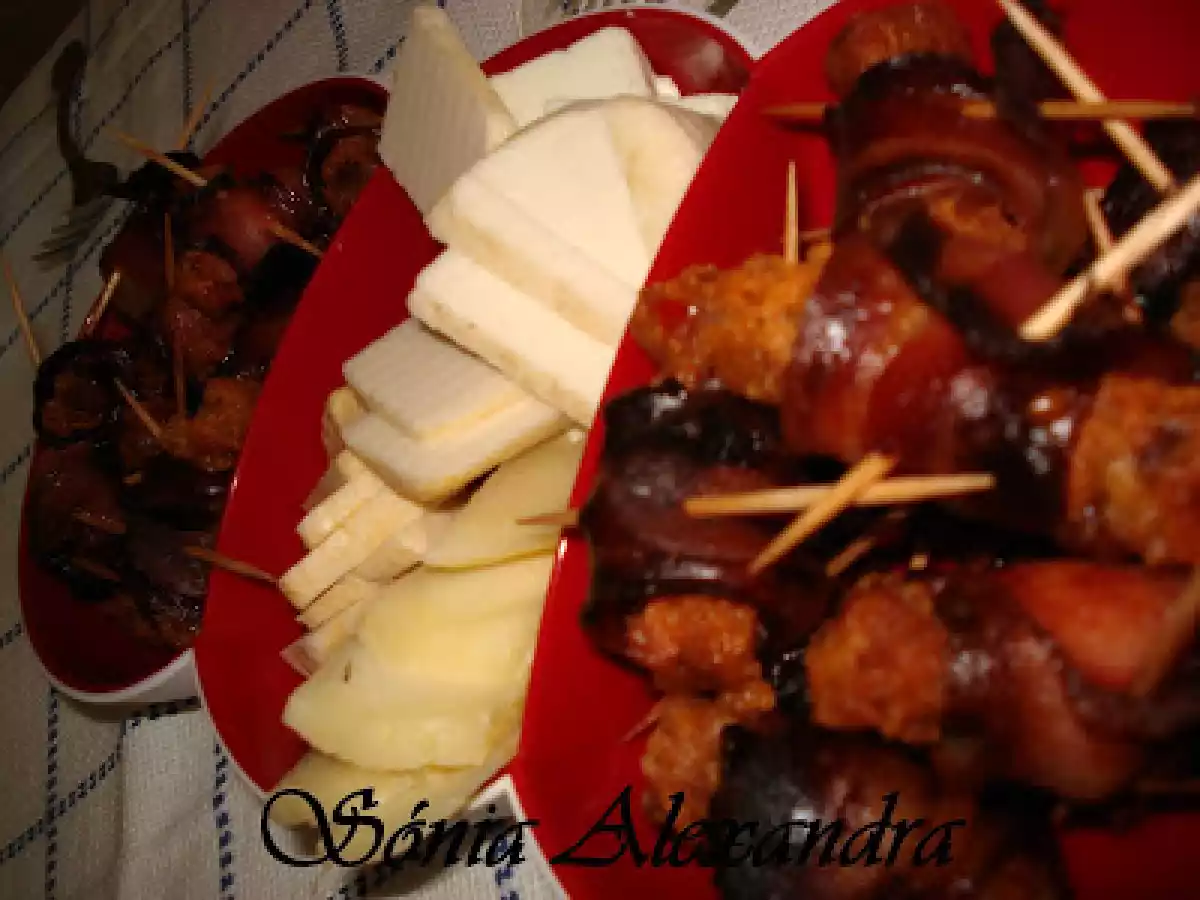 LINGUIÇA DE FARINHEIRA ENROLADA EM BACON...