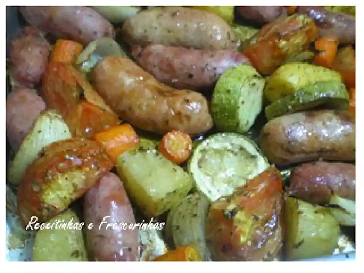 Linguiça toscana e legumes assados
