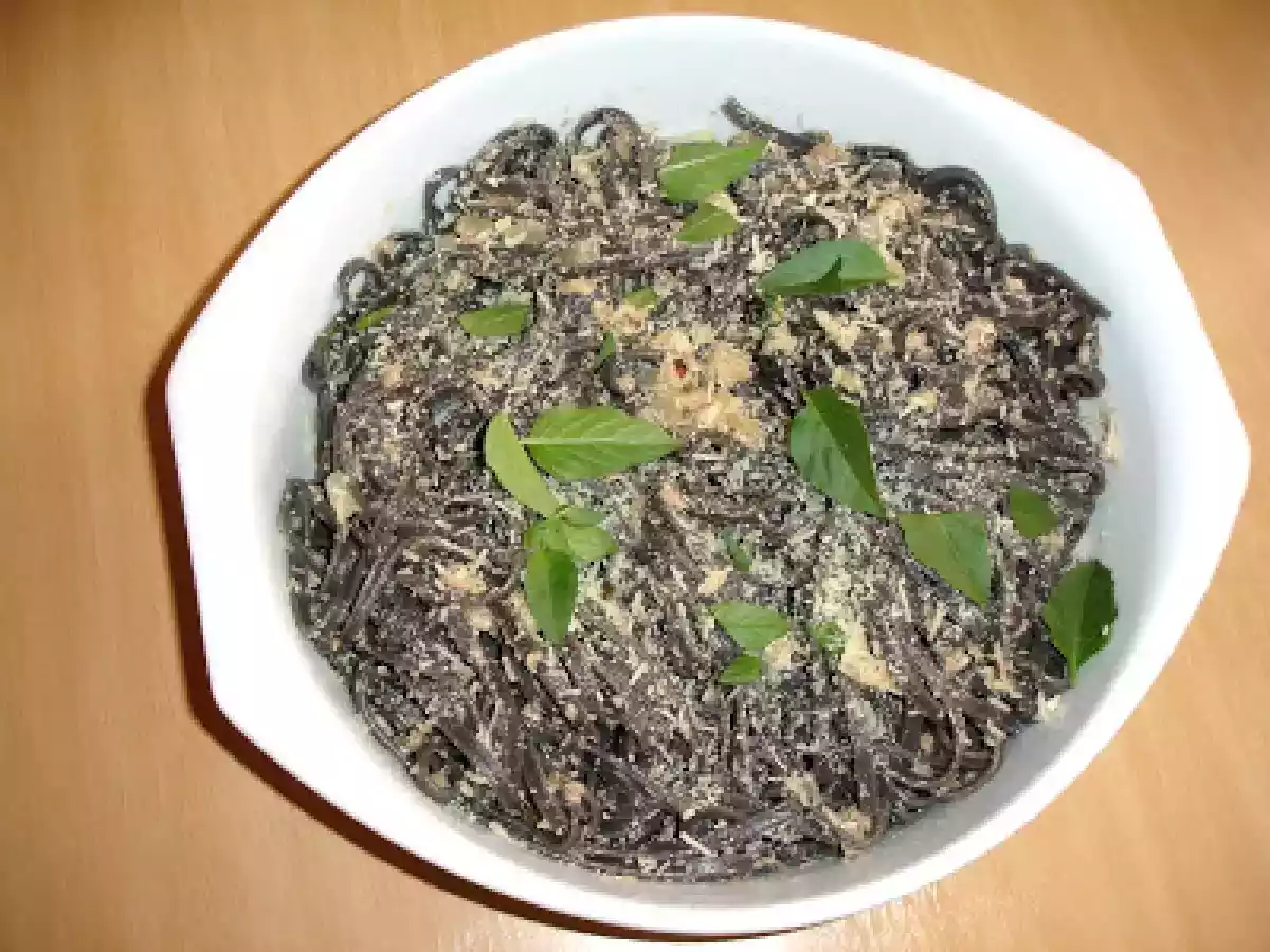 Linguine negro ao molho de atum na manteiga - foto 2