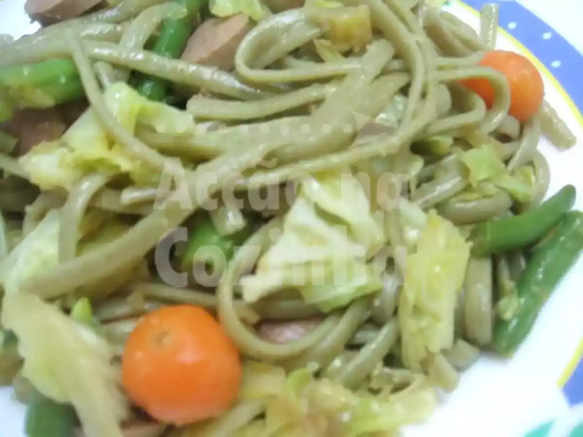 Linguini al pesto com couve e salsichas - foto 5
