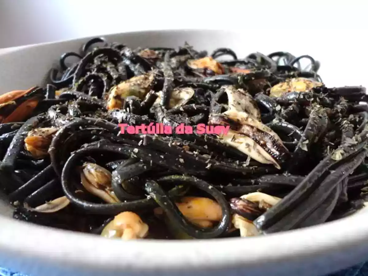 Linguini com mexilhões, açafrão e salsa - foto 2