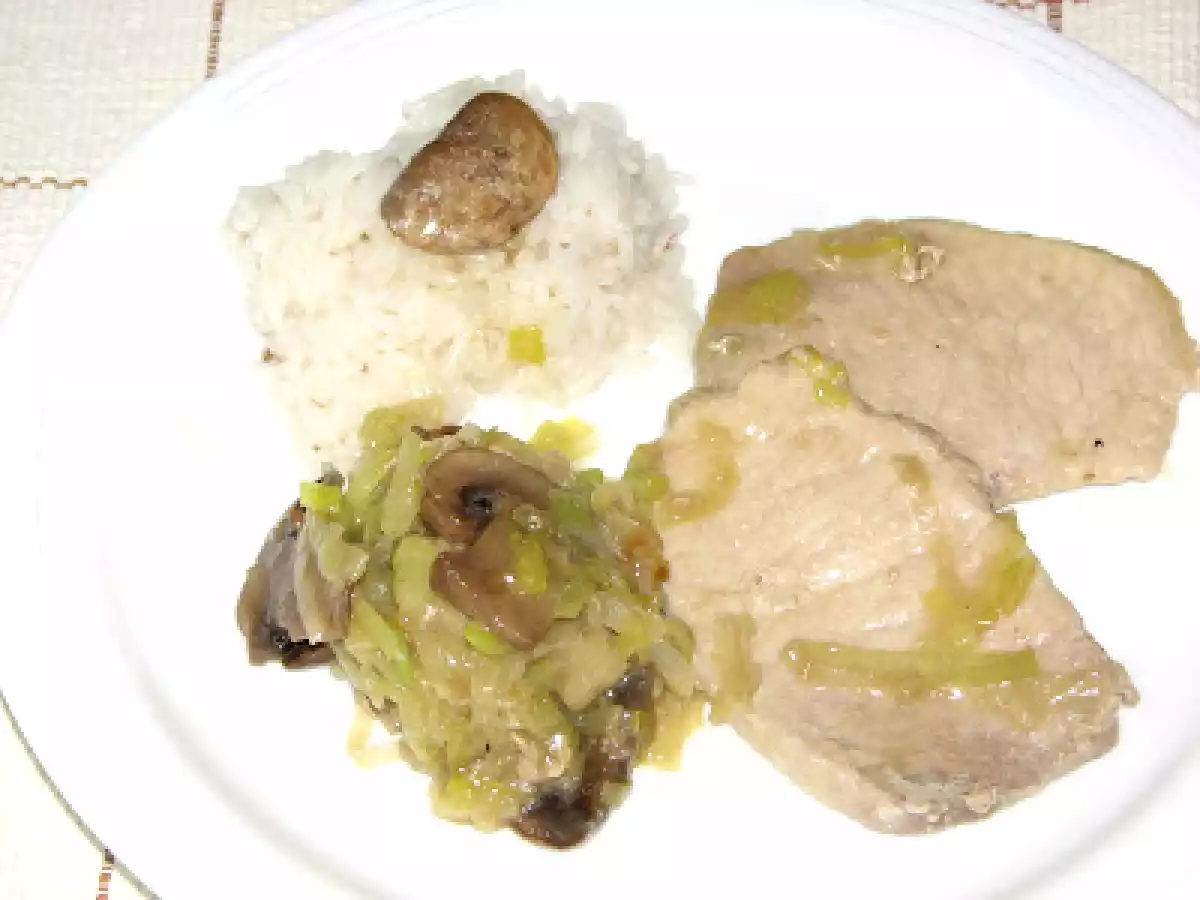 Lombinho com alho francês e cogumelos