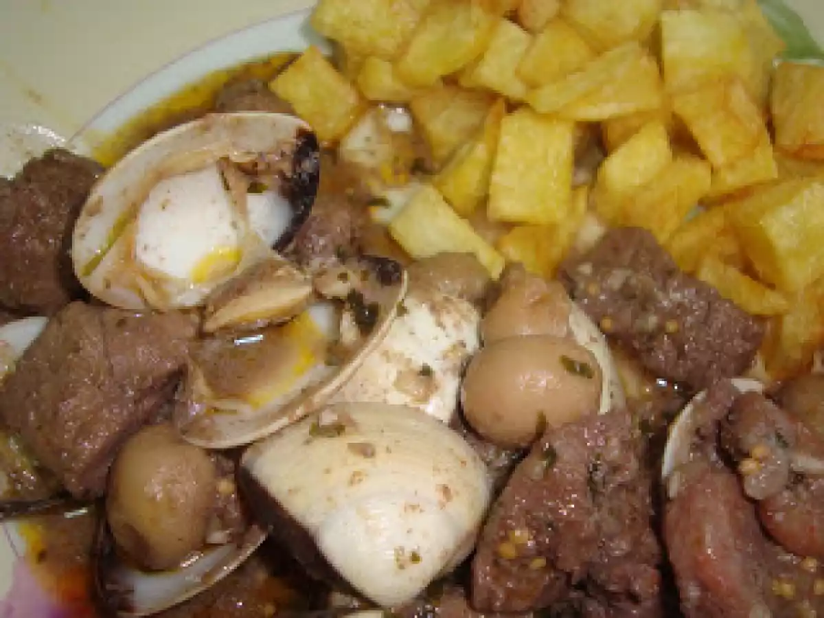 Lombinho de porco com ameijoas, camarão e cogumelos - foto 2