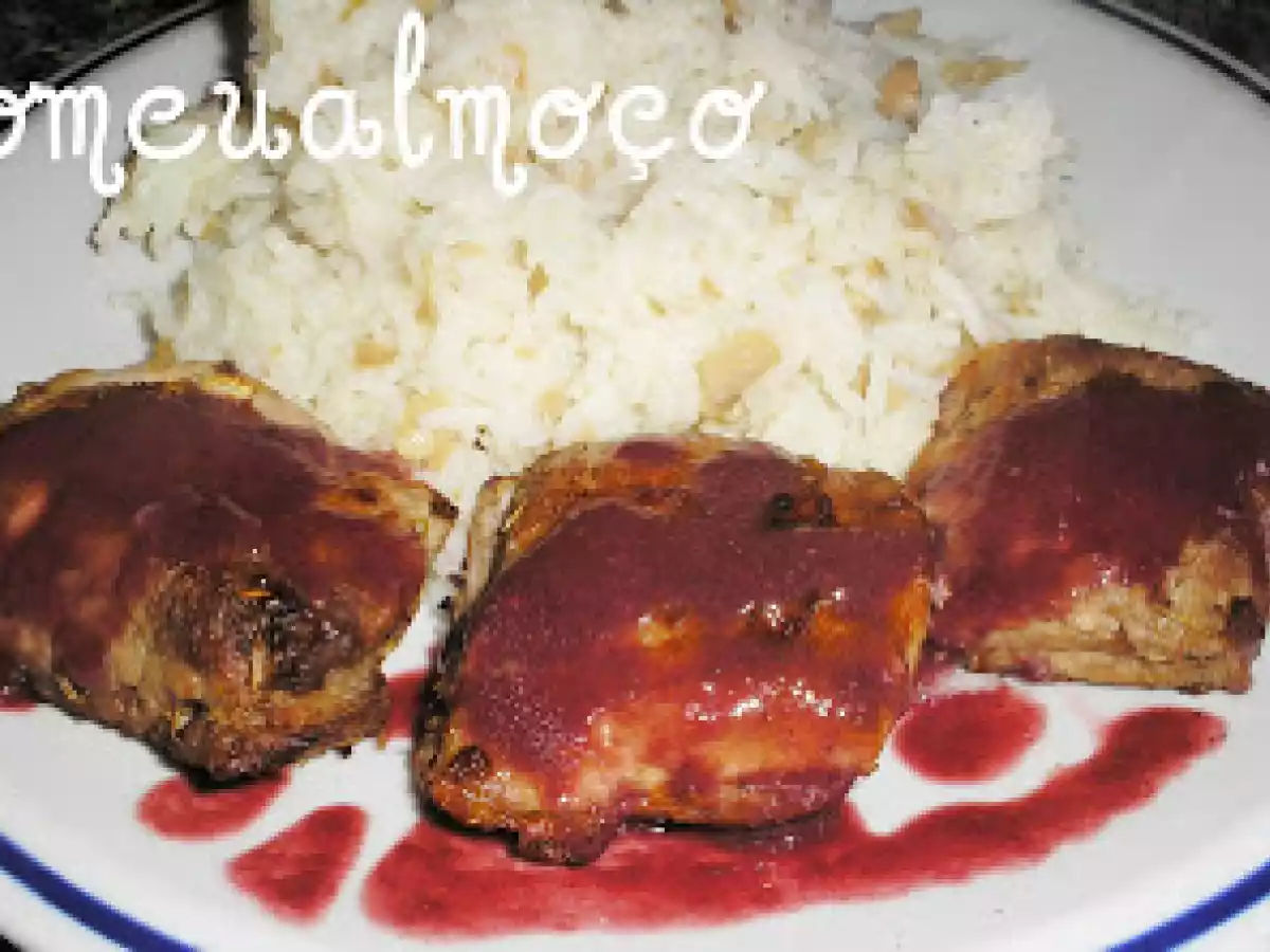 Lombinhos de porco com molho de frutos vermelhos