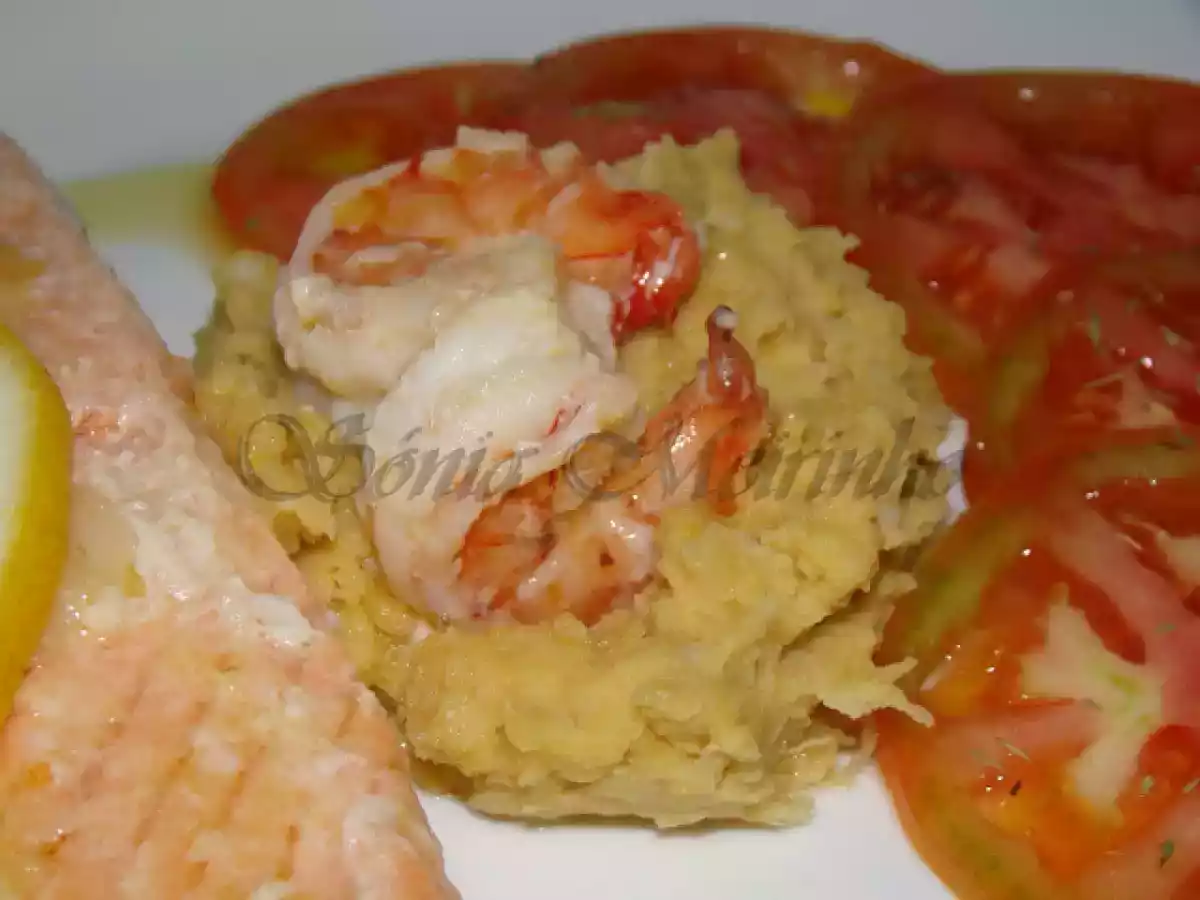 Lombinhos de Salmão com Camarão Acompanhado de Puré de Grão de Bico - foto 3