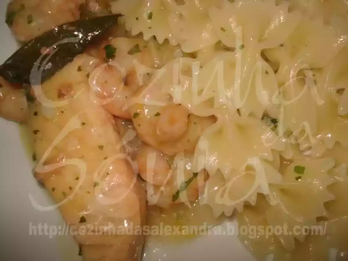 LOMBINHOS DE SALMÃO COM MOLHO DE CAMARÃO, AROMATIZADO DE COENTROS - foto 8
