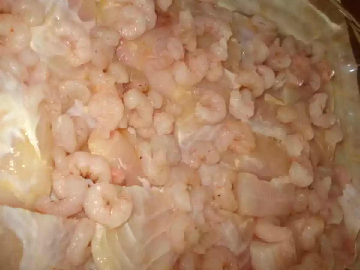 LOMBO DE PERCA NO FORNO, ENRIQUECIDO DE CAMARÃO E COBERTO COM CROSTA DE BROA AROMATIZADA. - foto 5