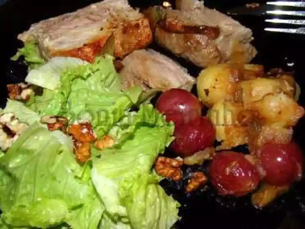 Lombo de Porco assado no Forno com Batatas e Uvas
