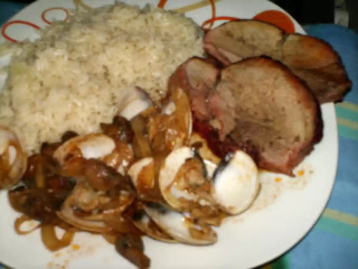 Lombo de porco com cogumelos e ameijoas - foto 2