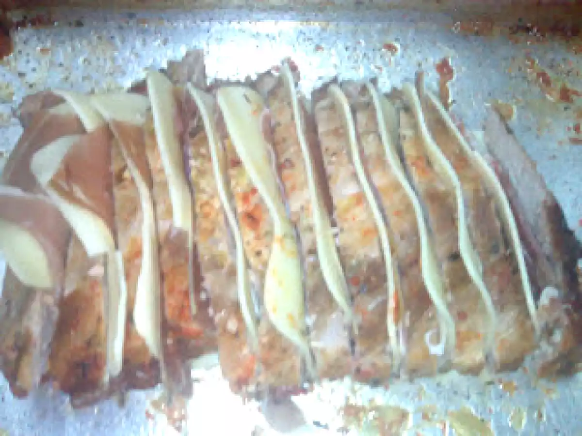 LOMBO DE PORCO COM PRESUNTO E QUEIJO