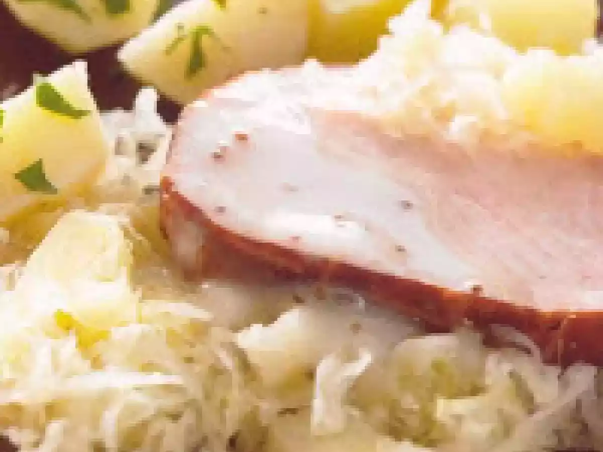 Lombo de porco fumado com choucroute e batatas
