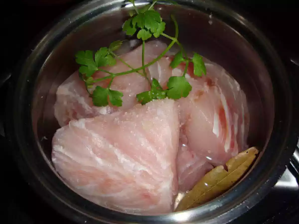 Lombos de perca em cama de curgete e bechamel de laranja - foto 2