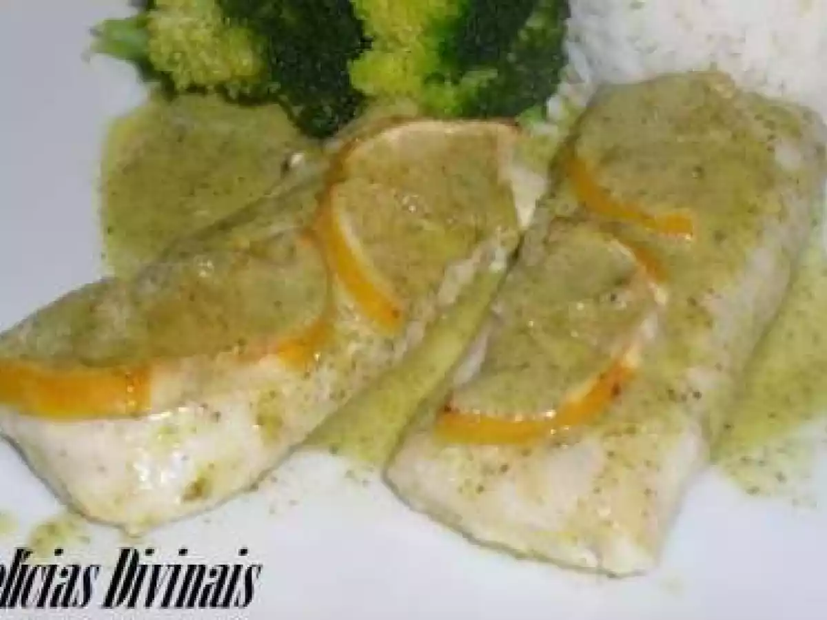 Lombos de Pescada com Molho de Limão e Ervas