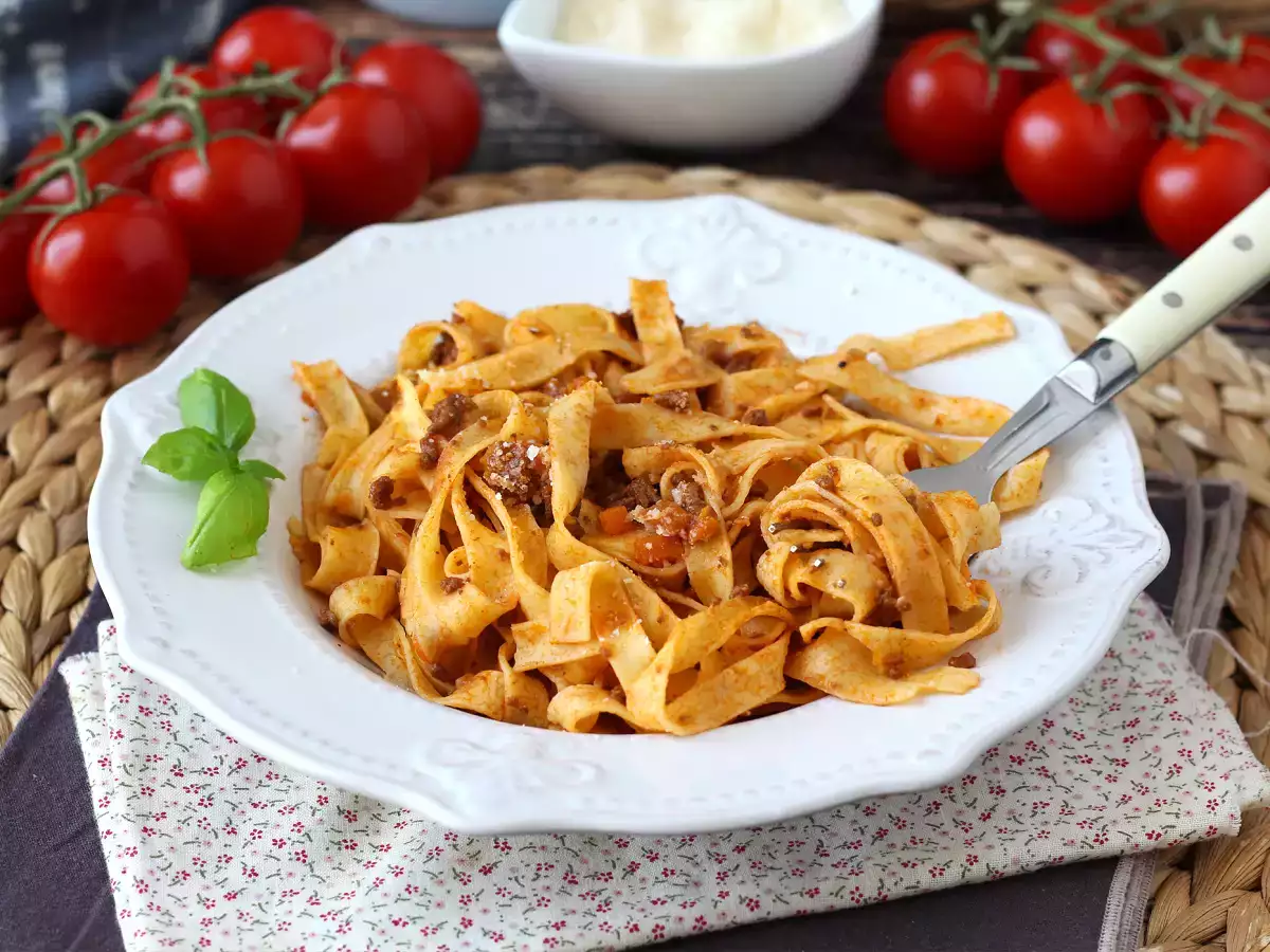 Macarrão à bolonhesa como na Itália – Receita de tagliatelle com ragù caseiro - foto 2
