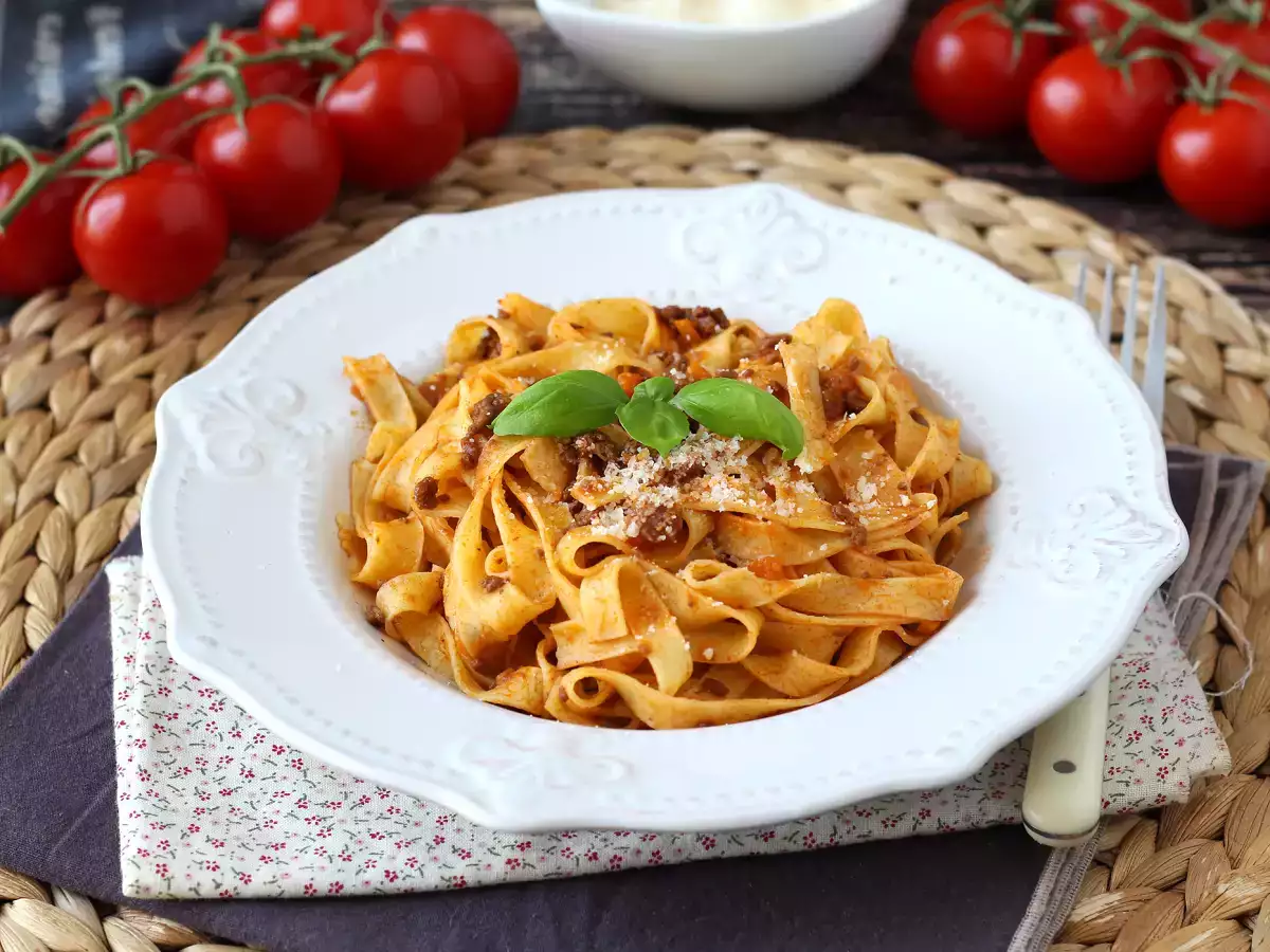 Macarrão à bolonhesa como na Itália – Receita de tagliatelle com ragù caseiro - foto 6