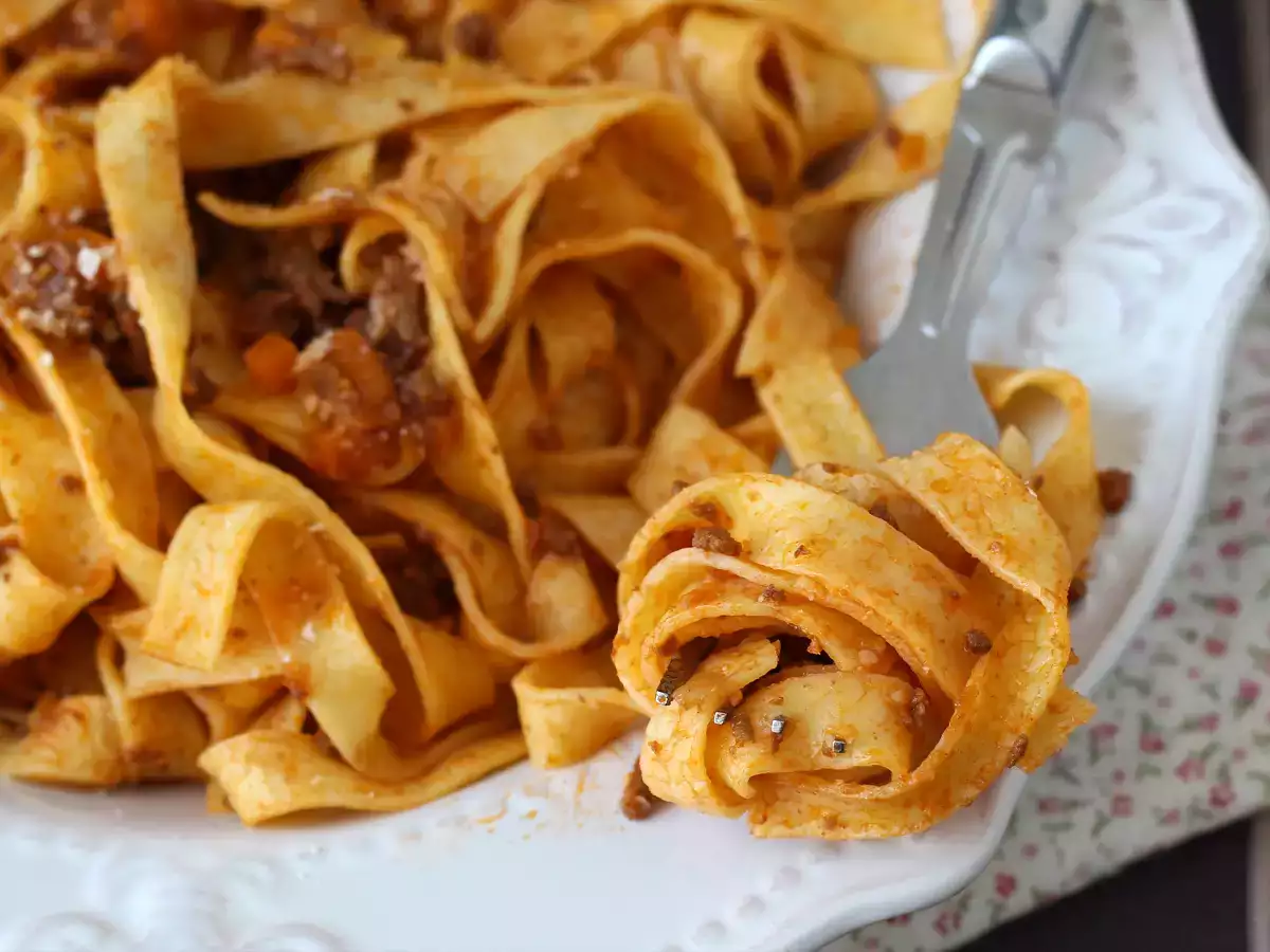 Macarrão à bolonhesa como na Itália – Receita de tagliatelle com ragù caseiro - foto 7