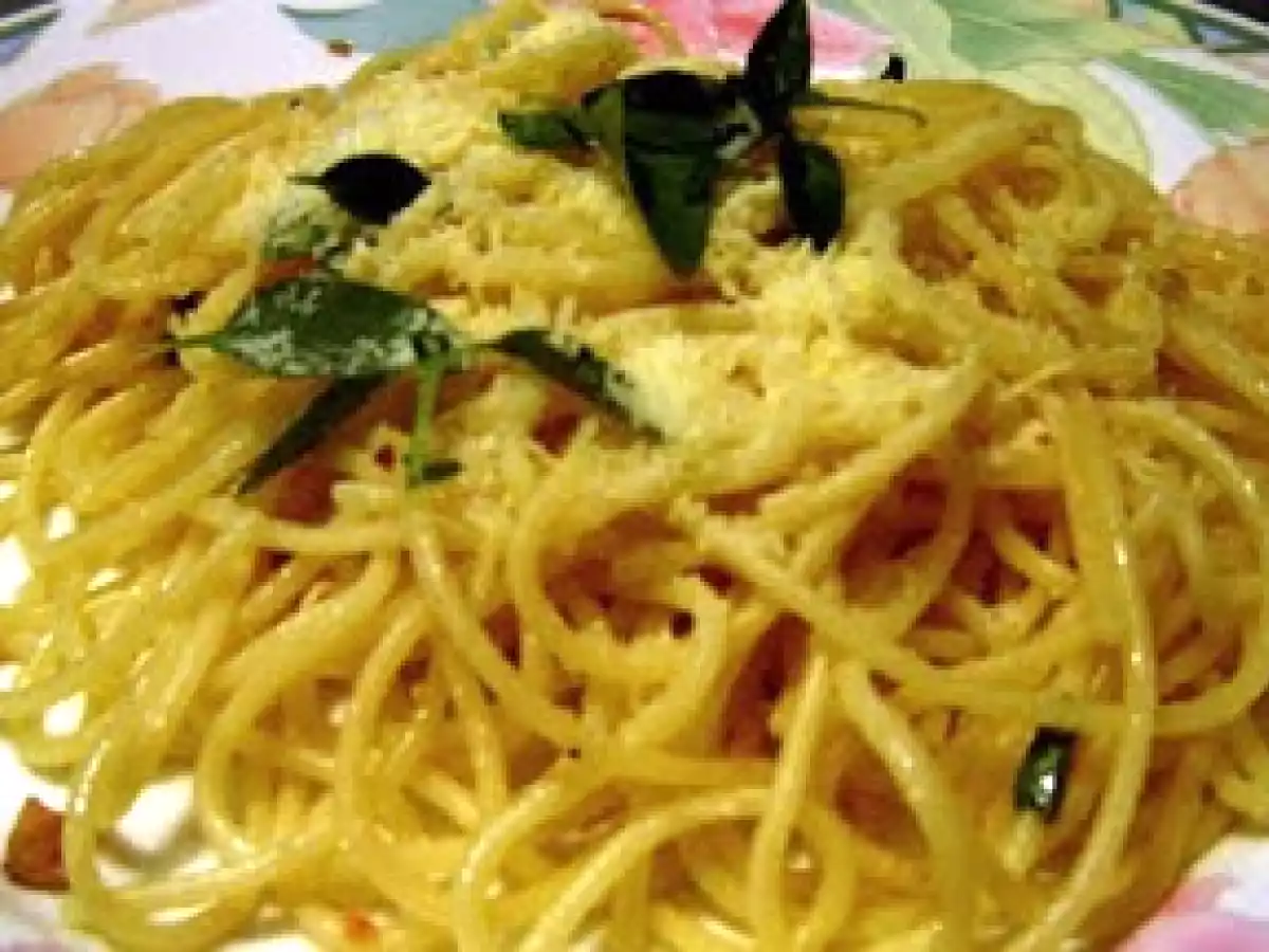 Macarrão Alho e Óleo com Sardinha
