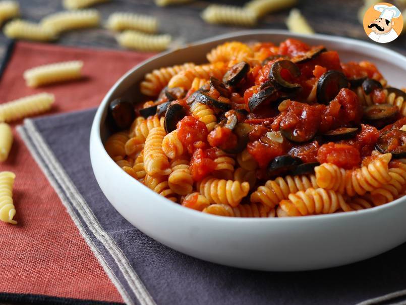 Macarrão ao molho de azeitona: econômico, saboroso e fácil de preparar!