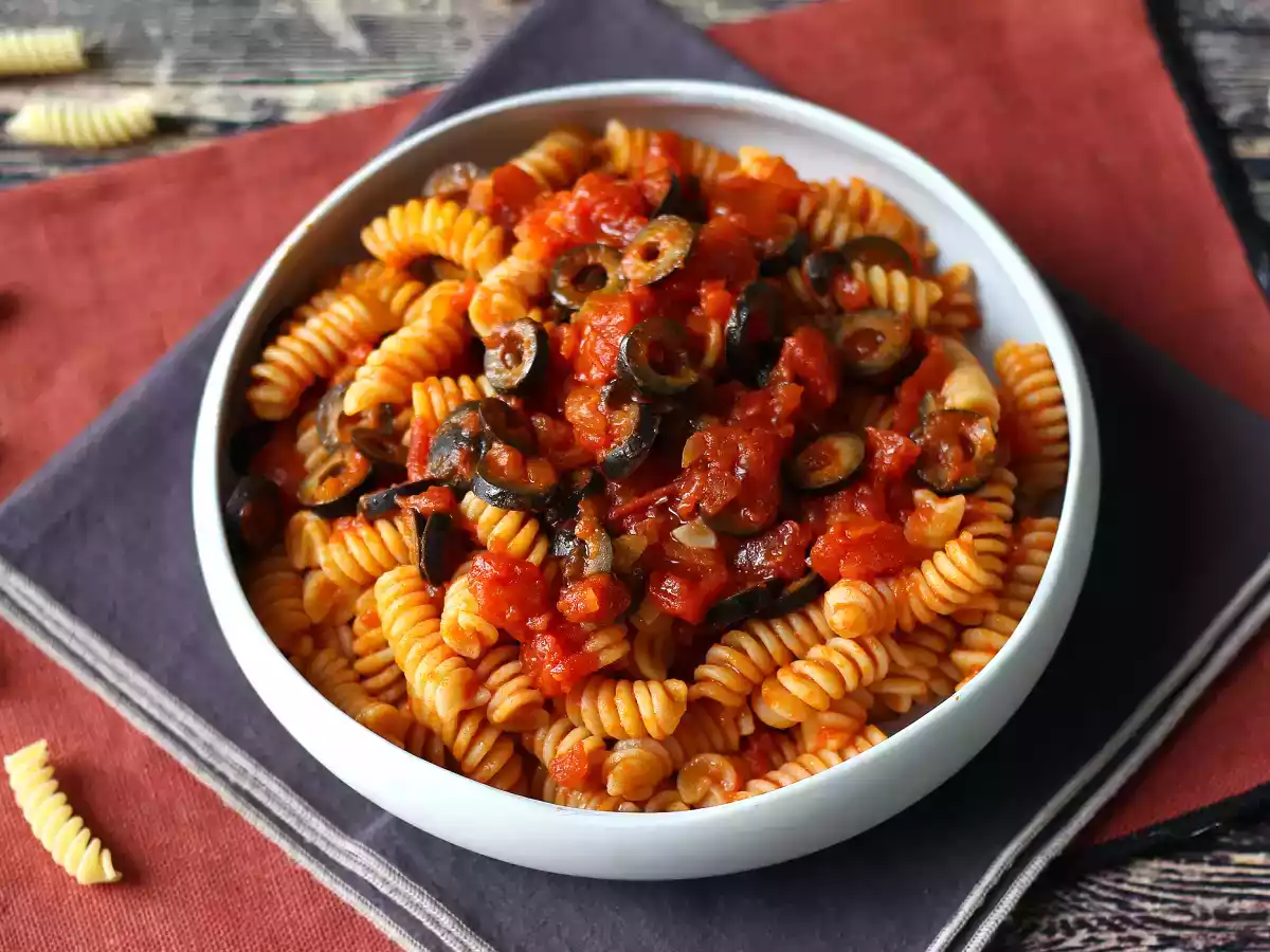 Macarrão ao molho de azeitona: econômico, saboroso e fácil de preparar! - foto 3